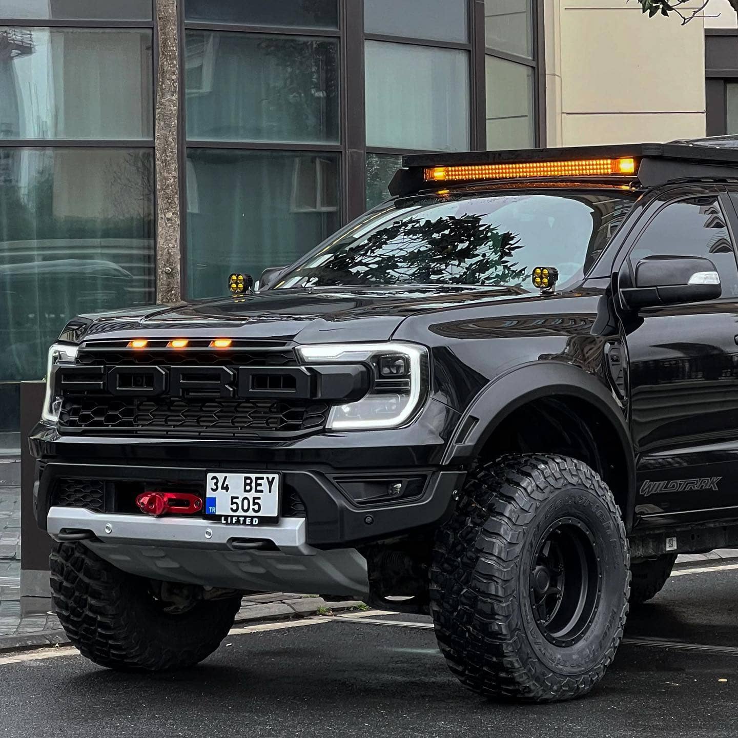 Ford Ranger with Raptor-stele LED headlights and amber grille lights