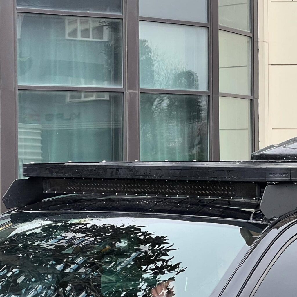 41" yellow LED light ba and front runner roof rack