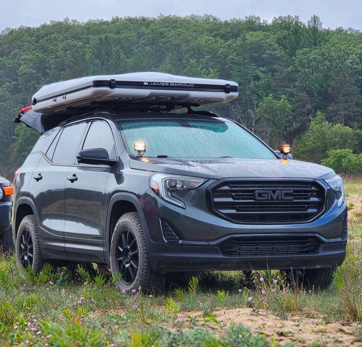 Lifted GMC Terrain Off road build on 235/65R17 A/T Tires