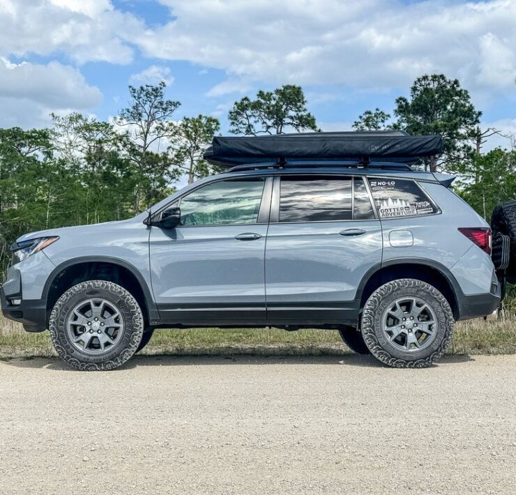 3rd Gen Honda Passport TrailSport overland build on 33 inch tires and 4.5" Lift kit