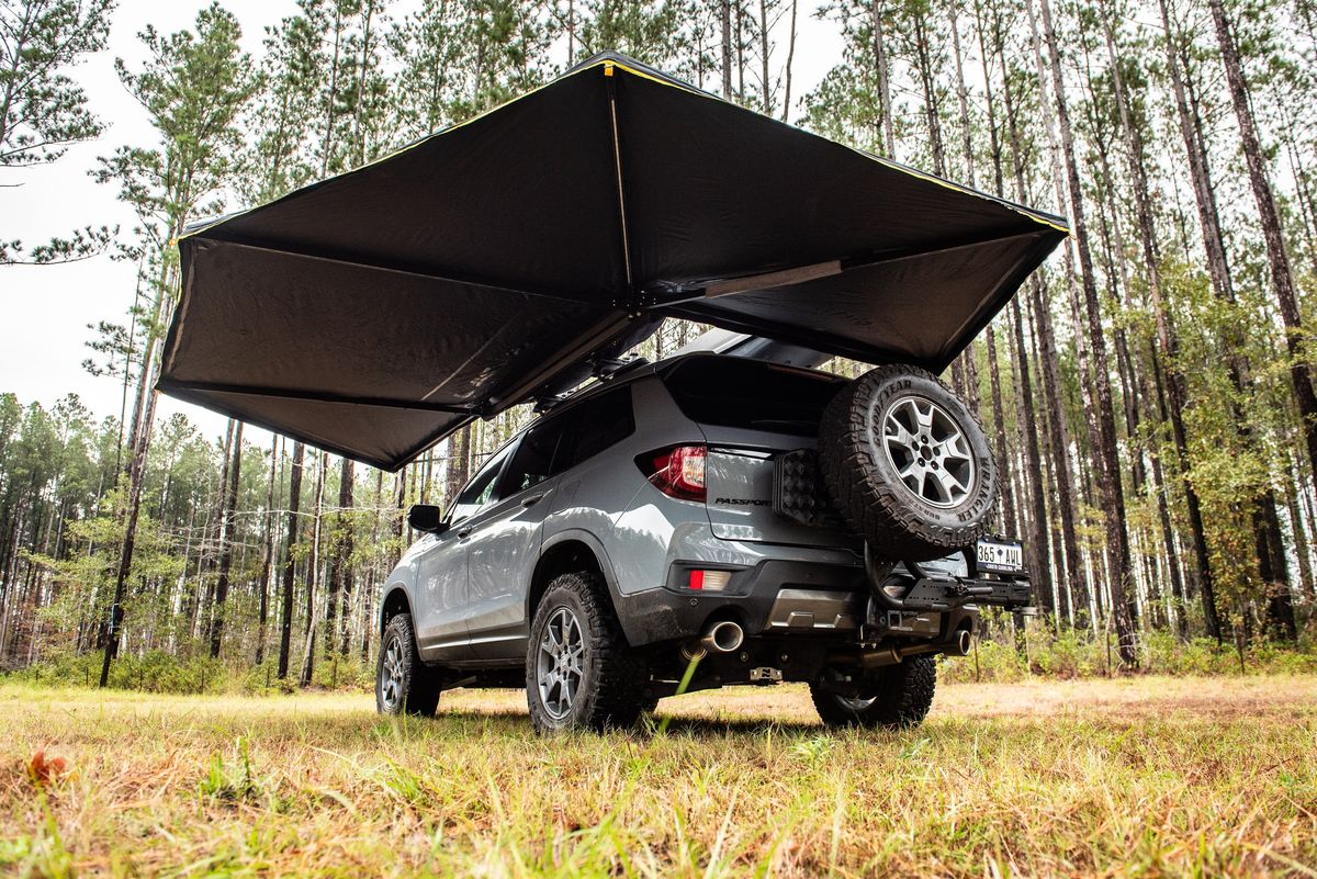 Bunker Indust 270-degree awning fully extended from the roof mount