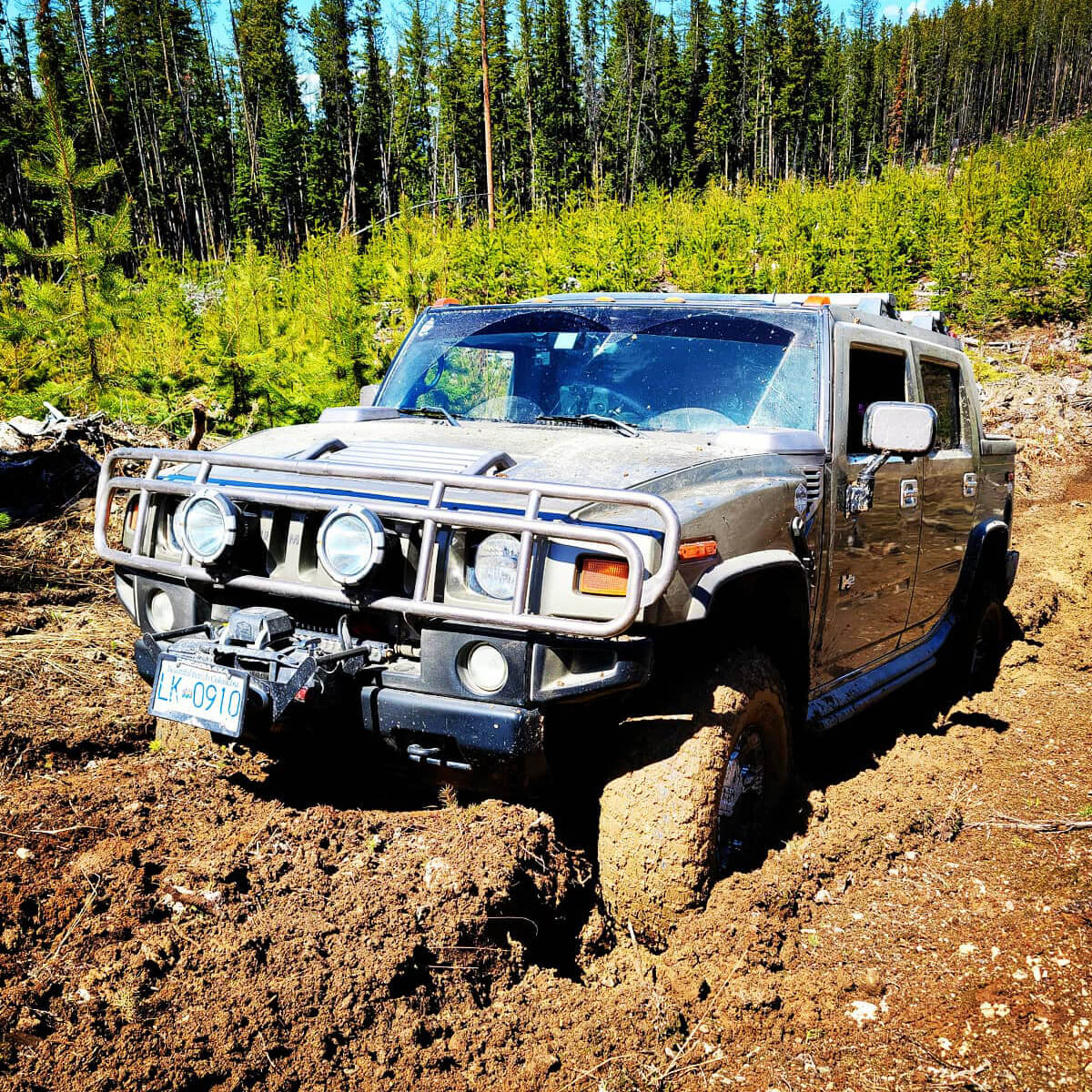 Hummer H2 in a deep mud