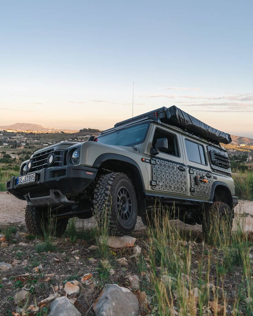 Ineos Overland Overland build with a 2 " lift by 4x4 Proyect