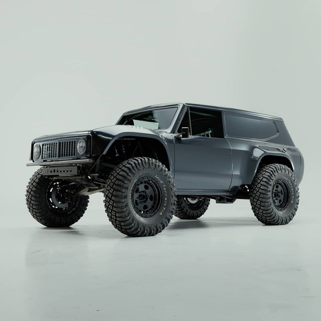 Black International Scout II prerunner