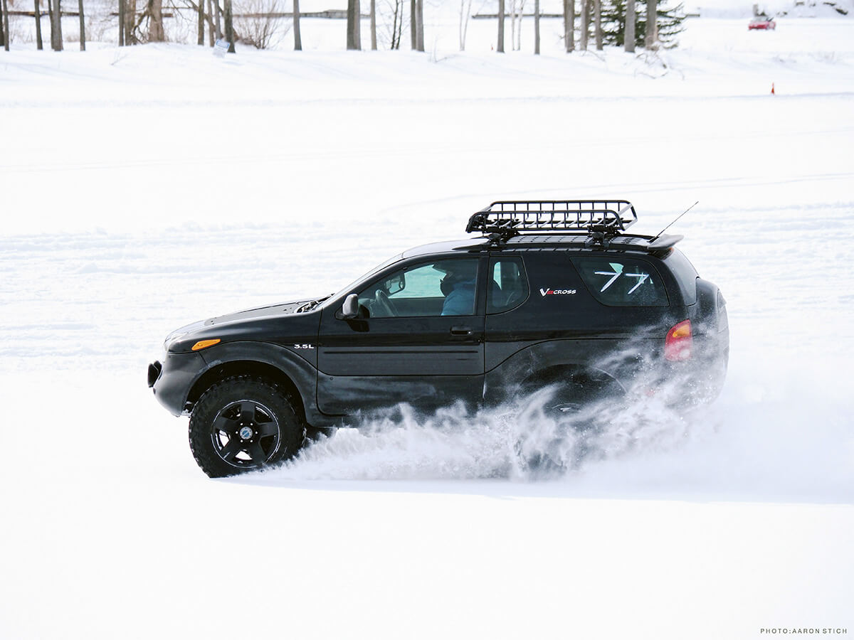 Isuzu Vehicross snow racing