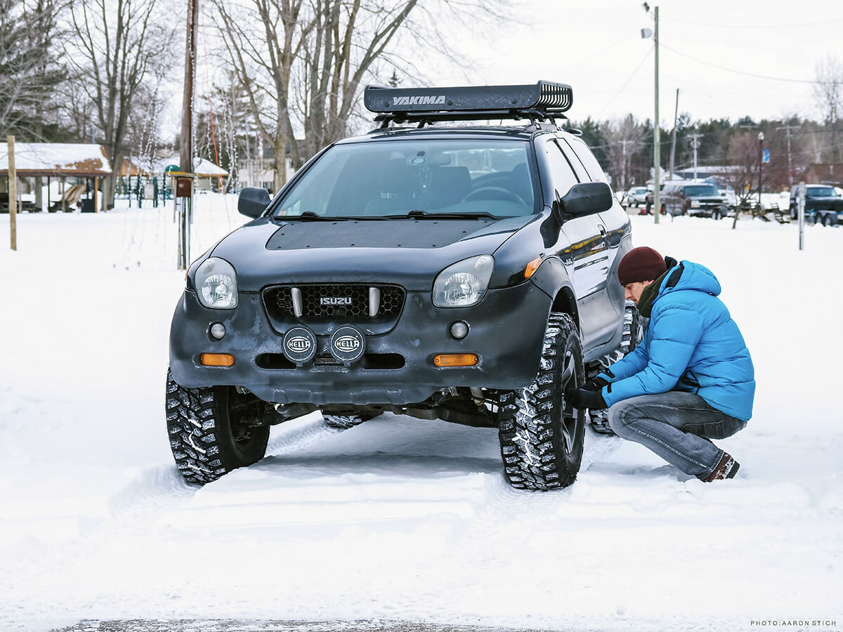 Isuzu Vehicross snow wheeling