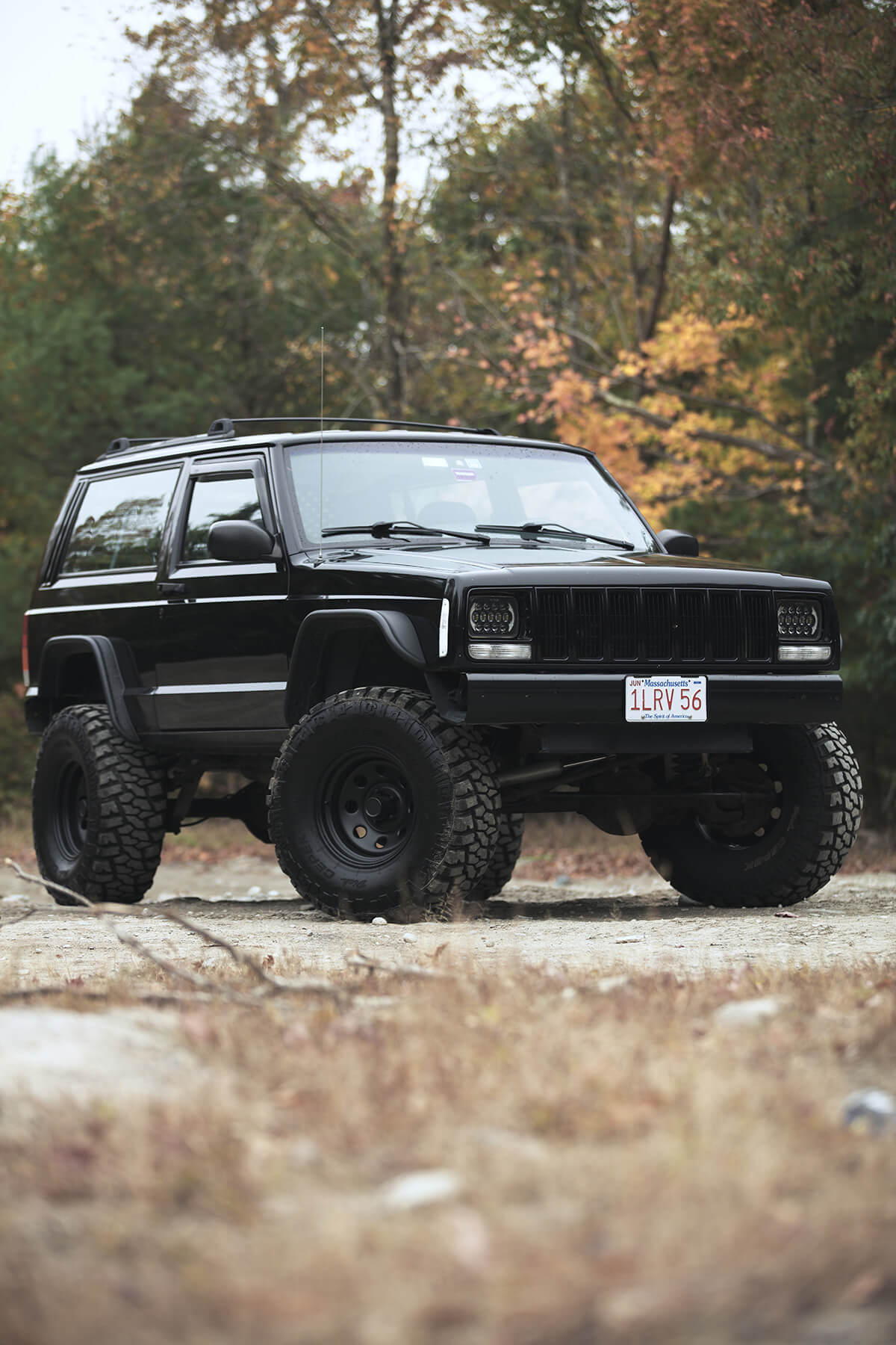 Life Is Too Short To Not Drive A Sick Jeep Lifted Cherokee Xj On 33s Offroadium Com