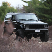 Lifted Jeep Cherokee XJ on 33x12.5 off-road tires