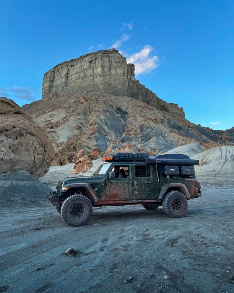 Overland expedition in a Jeep Gladiator JT Mojave edition