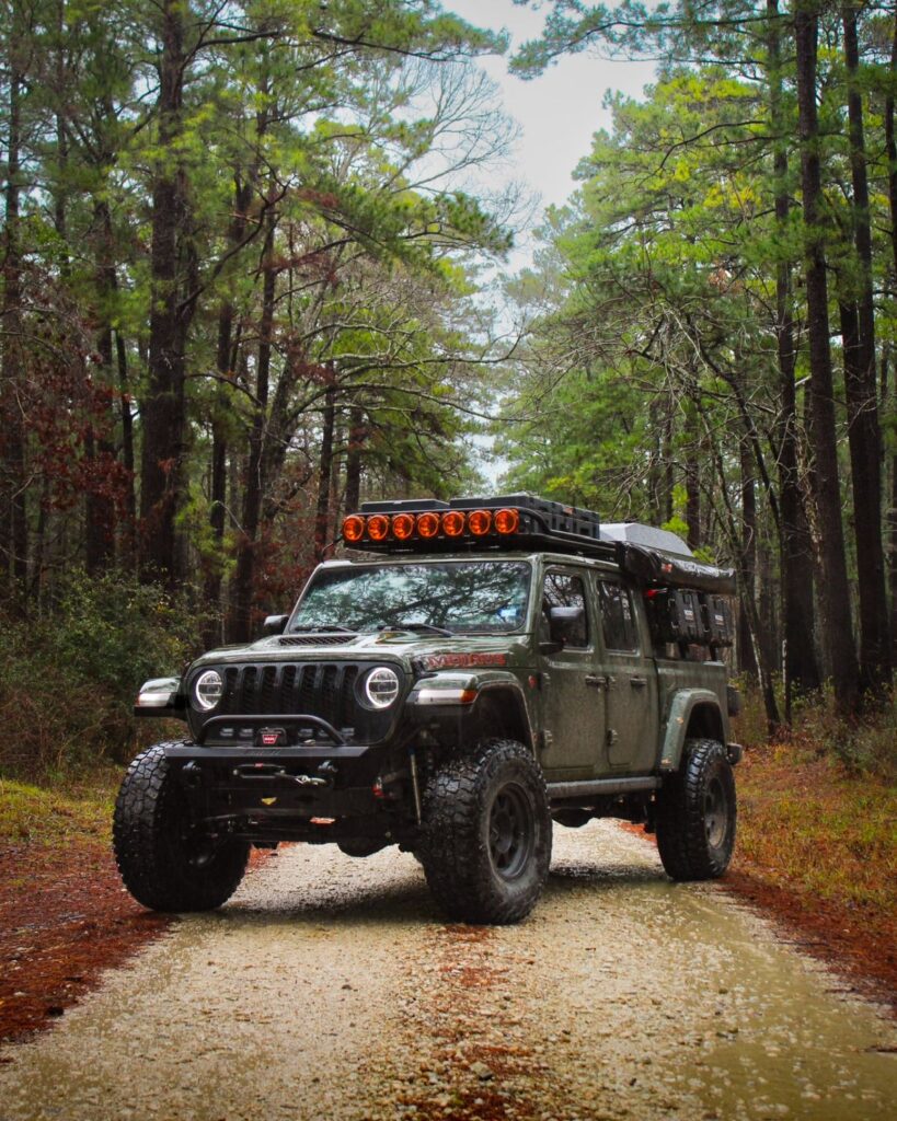 Jeep Gladiator with Clayton Offroad 3.5″ lift with HD springs