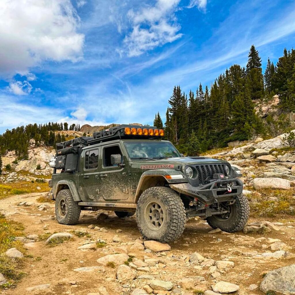 Jeep Gladiator Mojave on Mickey Thompson Tires Baja Boss A/T 37×13.5R17