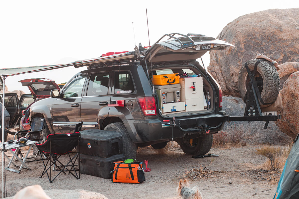 Jeep Grand Cherokee WK1 swing out spare tire carrier and kitchen setup