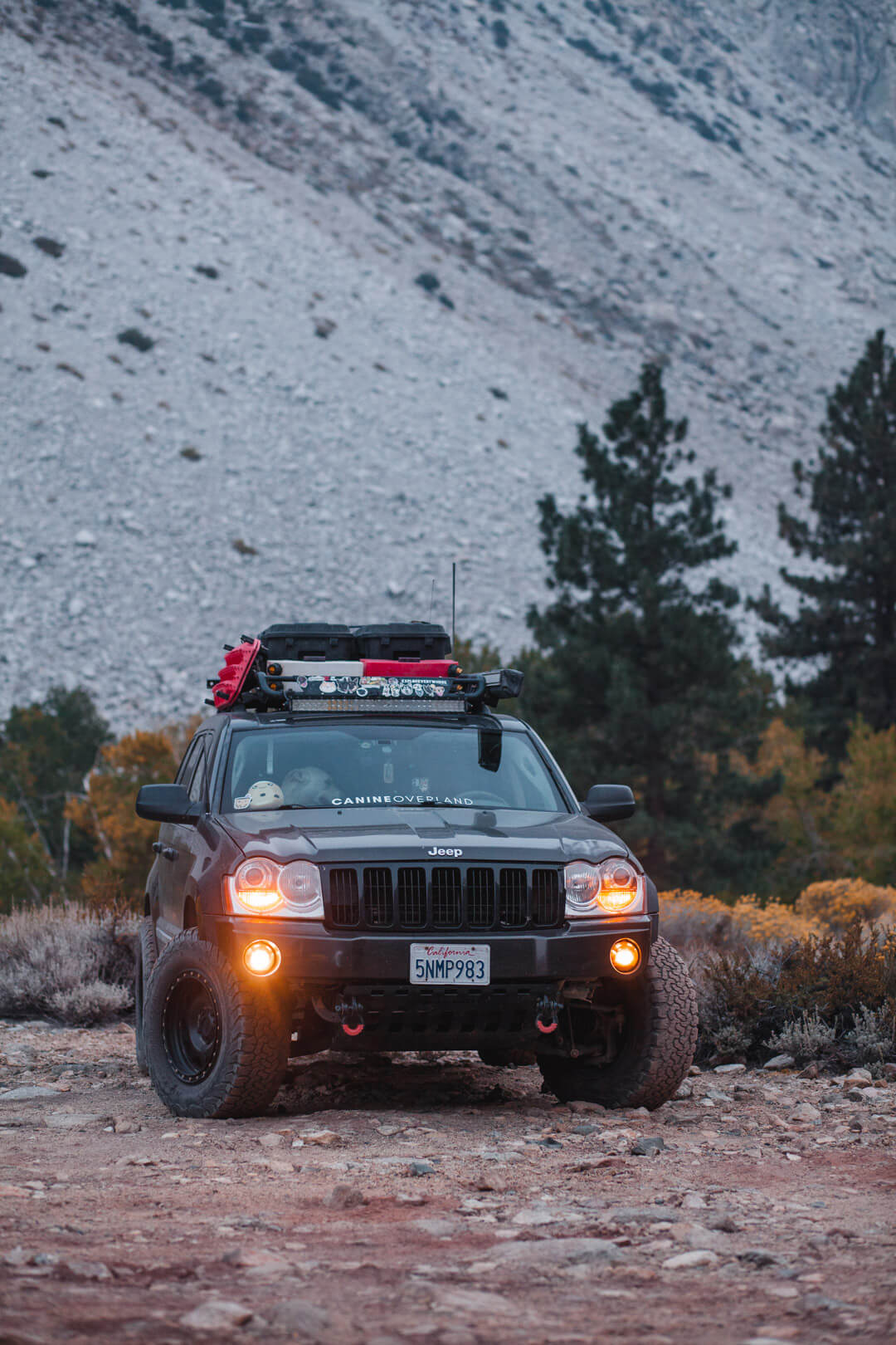 Jeep Grand Cherokee WK1 overland mods and yellow fogs