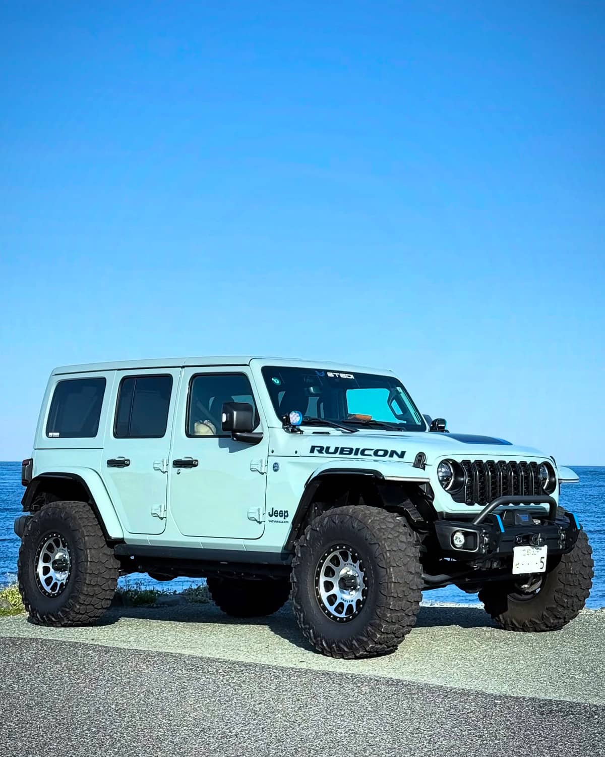 Jeep Wrangler JL hybrid on Mopar lift-up kit + Plus 1 inch of Terraflex’s coil spacer and Fox 2.5 Shocks