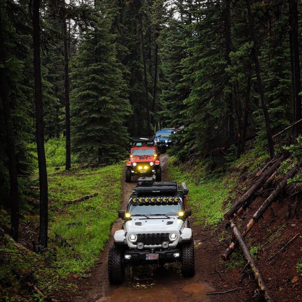 Offroad driving in a lifted eep Wrangler Rubicon in BC backcountry