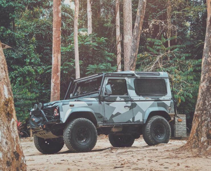 Short Land Rover Defender