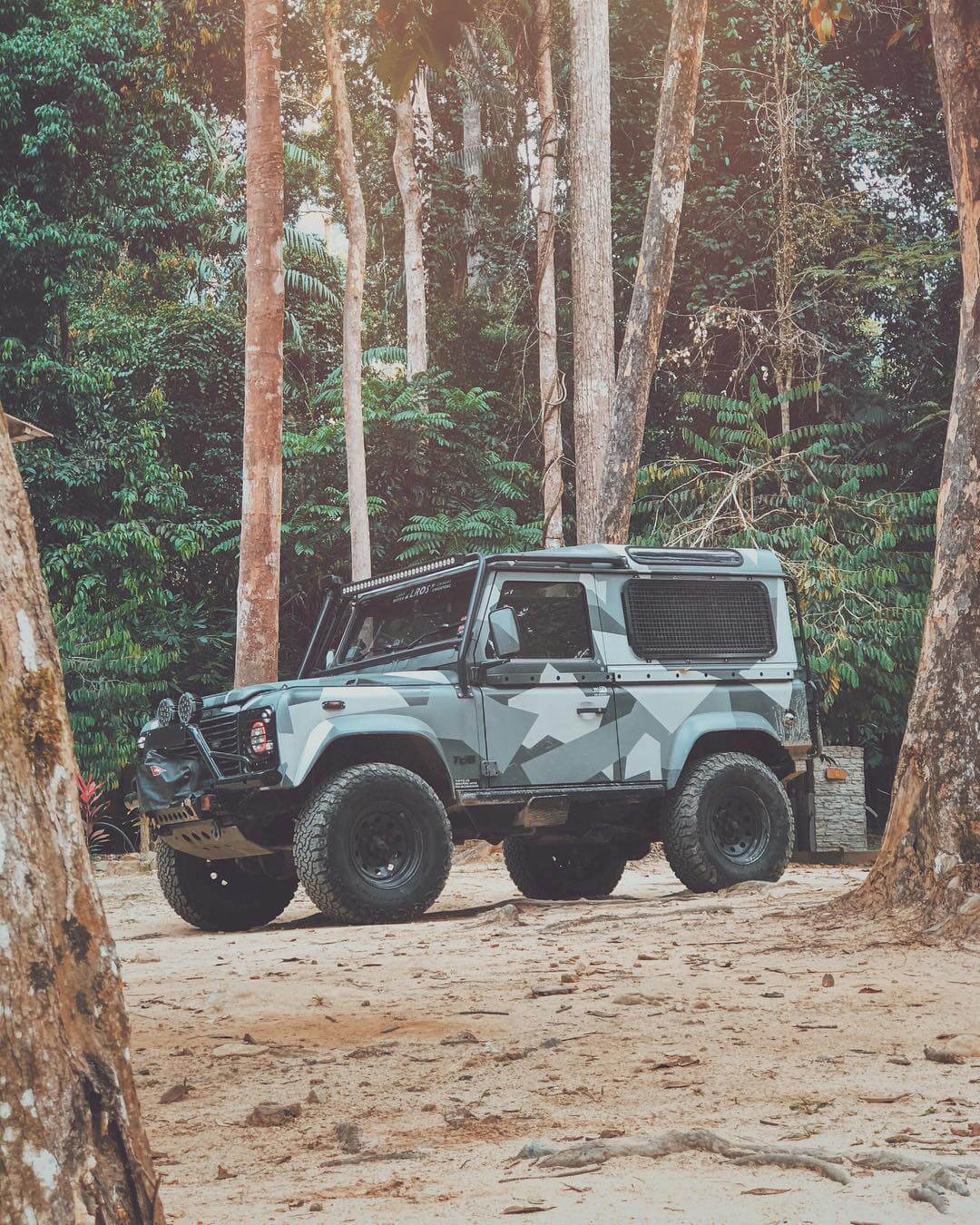 Short Land Rover Defender