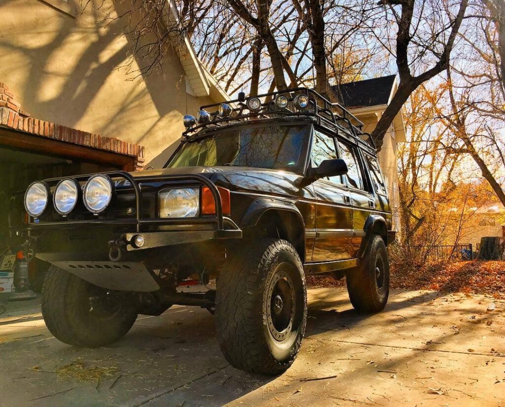 Land Rover Discovery 1 overland build with steel bumper and hella driving lights