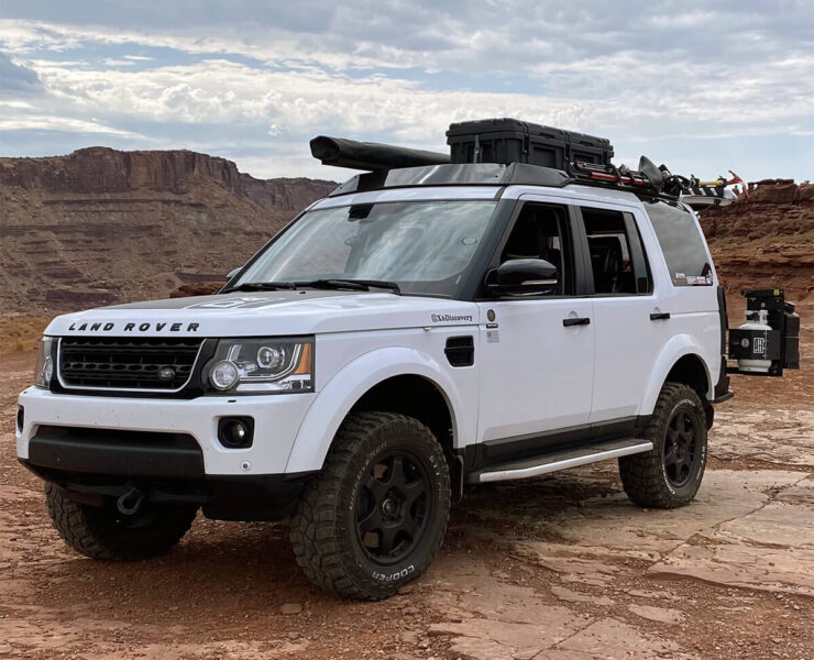 Lifted Land Rover Discovery 4 - Modern Off-roader With The Camel Trophy DNA