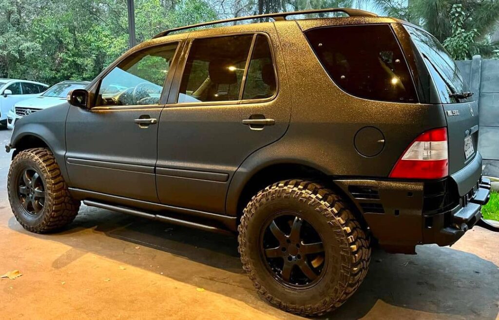 Lifted Mercedes ML with all terrain and M/T off road tires