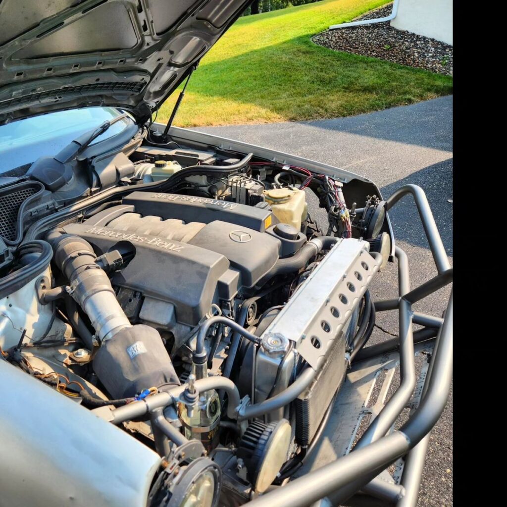 High caacity radiator and cooler mounted on the V8 engine