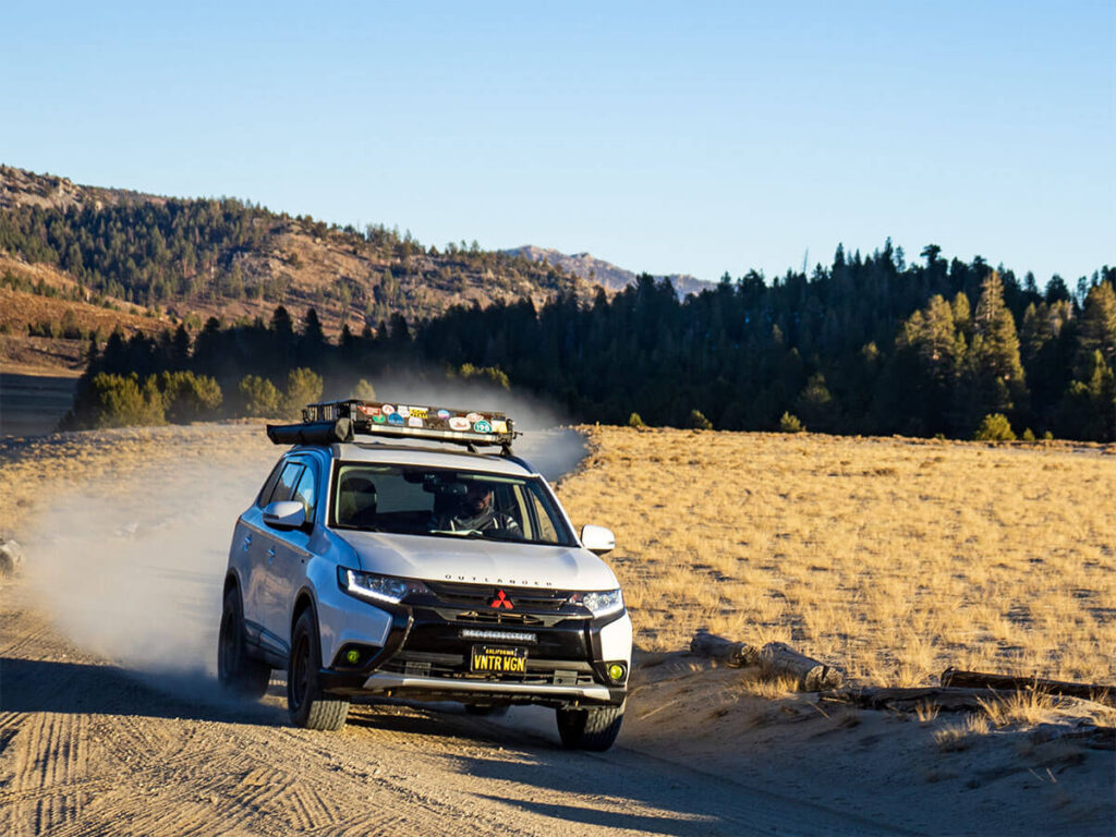 Mitsubishi Outlander 3rd gen with a roof rack