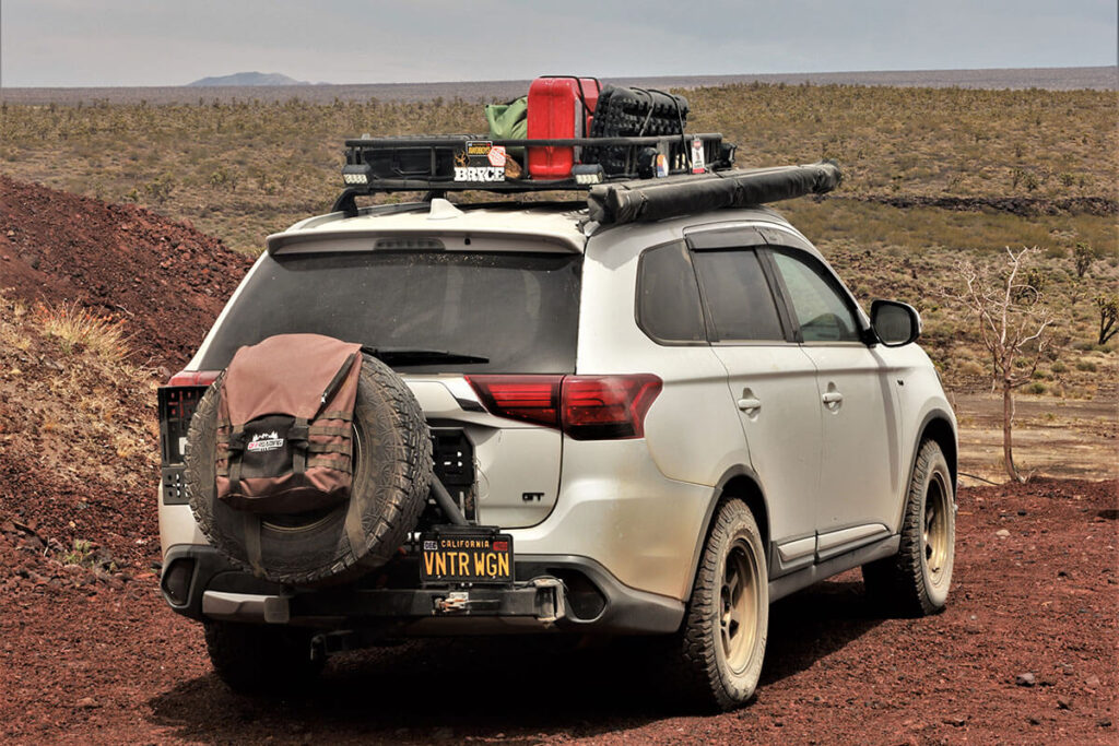 Mitsubishi Outlander swing-out spare tire carrier