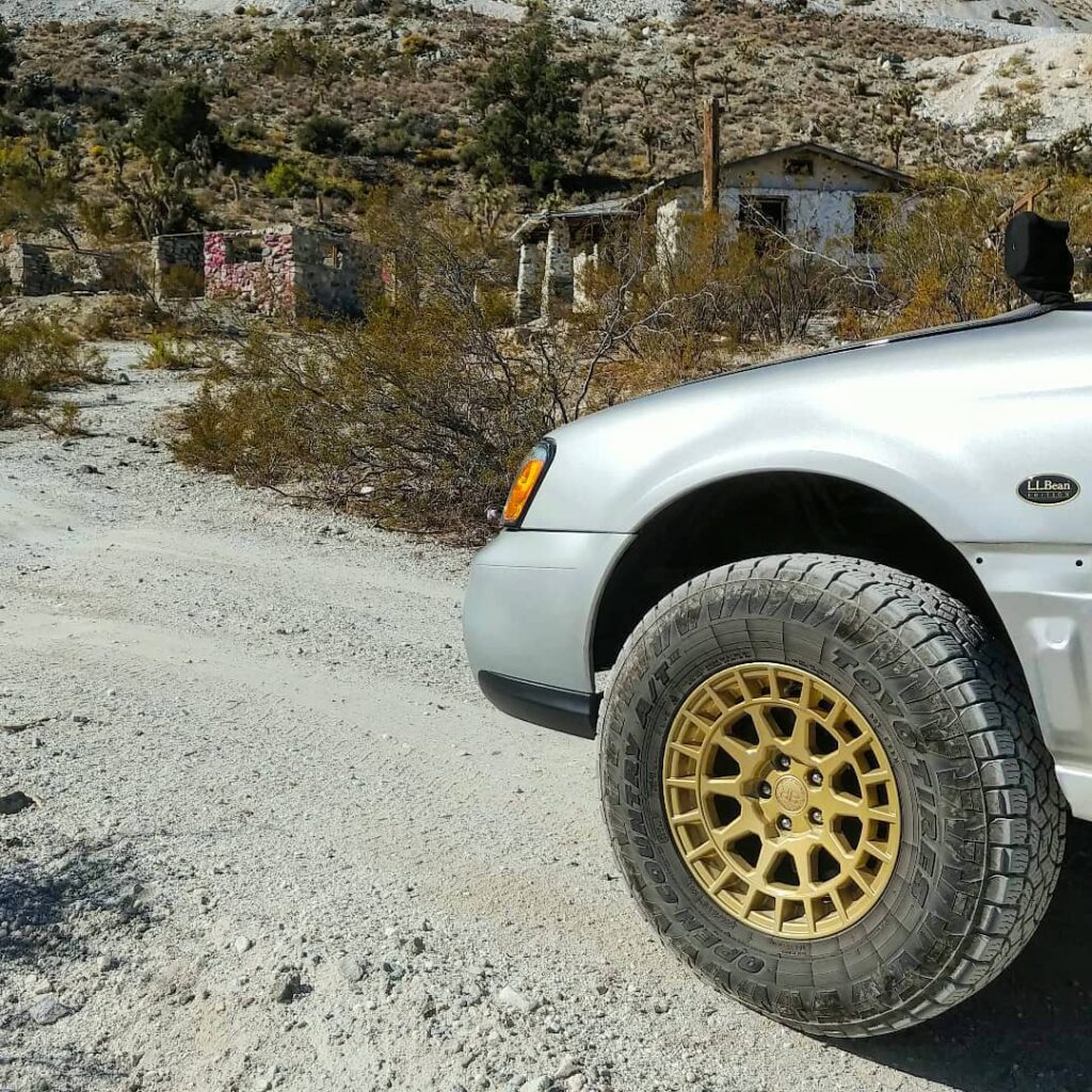 15×7 ET15 Black Rhino Boxer wheels (5) wrapped in 235/75/15 (28.9″) Toyo Open Country AT3 tires