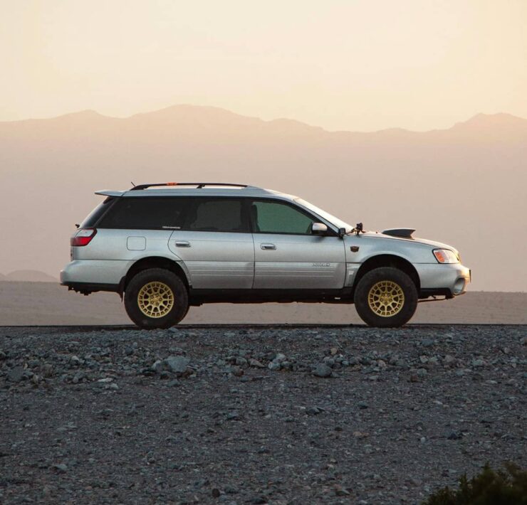 Lifted 2004 Subaru Outback BH off road build on 30″ tires