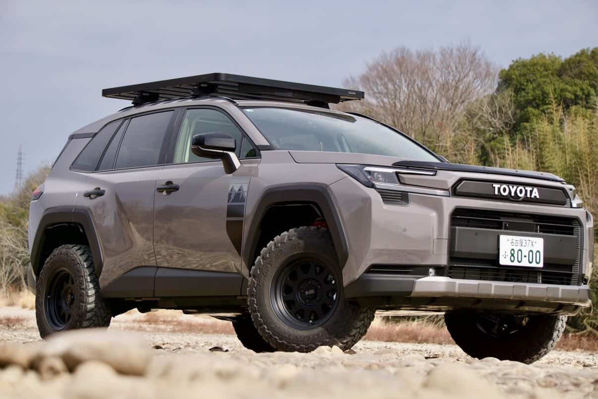 5th gen RAV4 suspension lift raising the 2026 XA60 RAV4 on a rocky riverbed