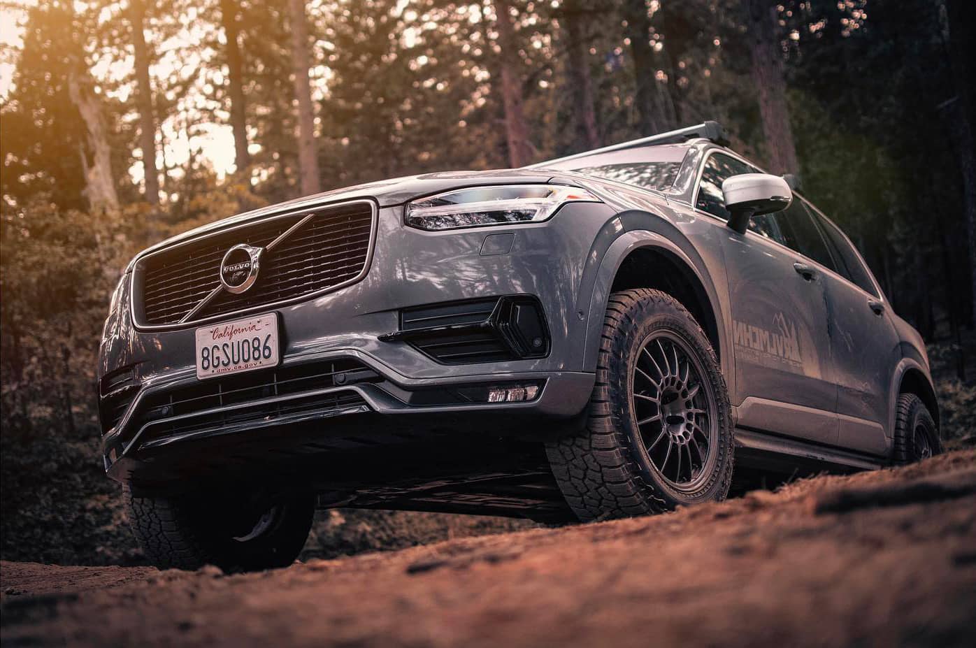 Lifted Volvo XC90 on 32 inch off-road wheels