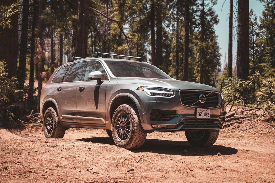 Lifted Volvo XC90 on All terrain off-road tires