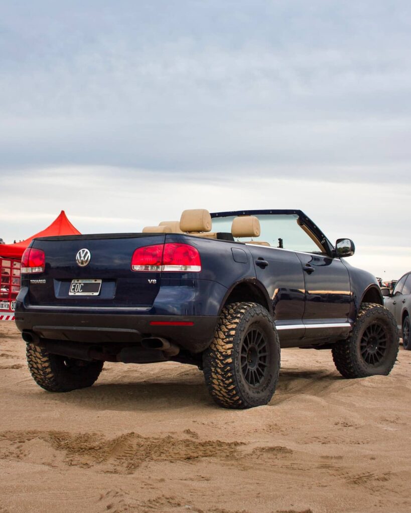 VW Touareg V8 with a chopped roof offroading in the dunes