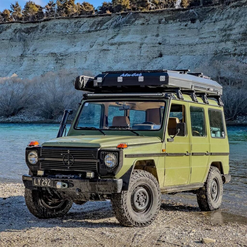 Mercedes G CLass W460 river crossing