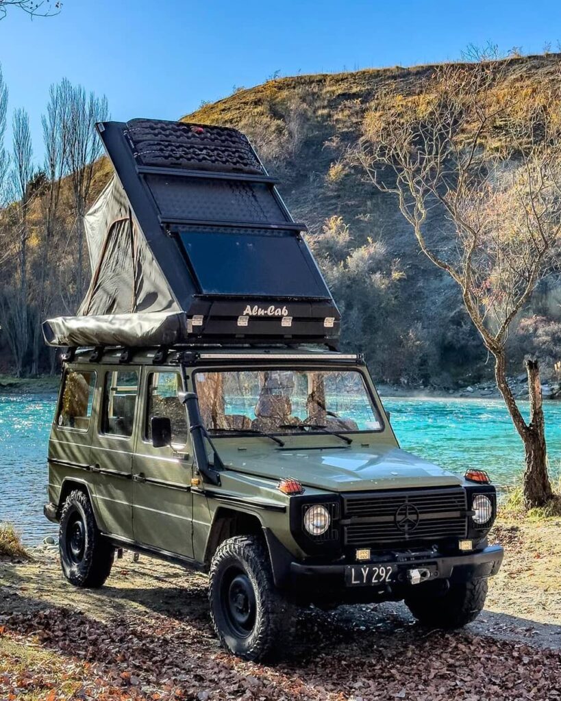 Mercedes W460 with a roof top tent