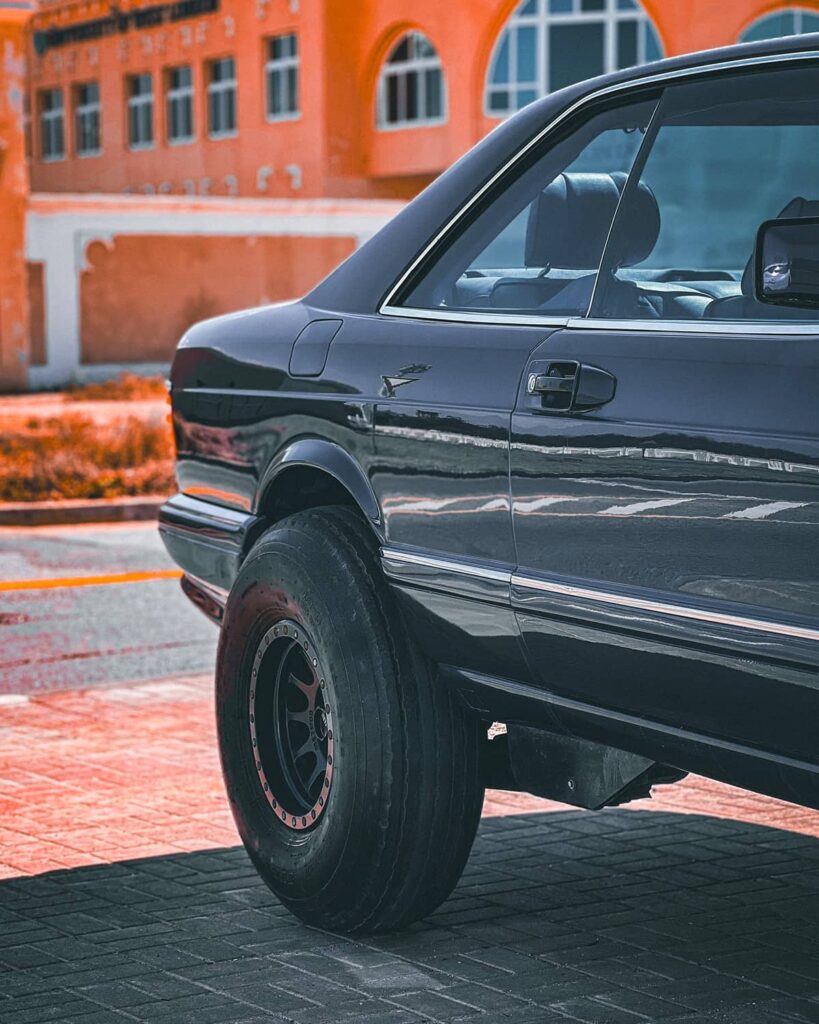 Mercedes W126 with Method race wheels with beadlocks