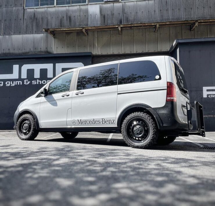 Lifted Mercedes V220d 4MATIC W447 Off-road Van Build