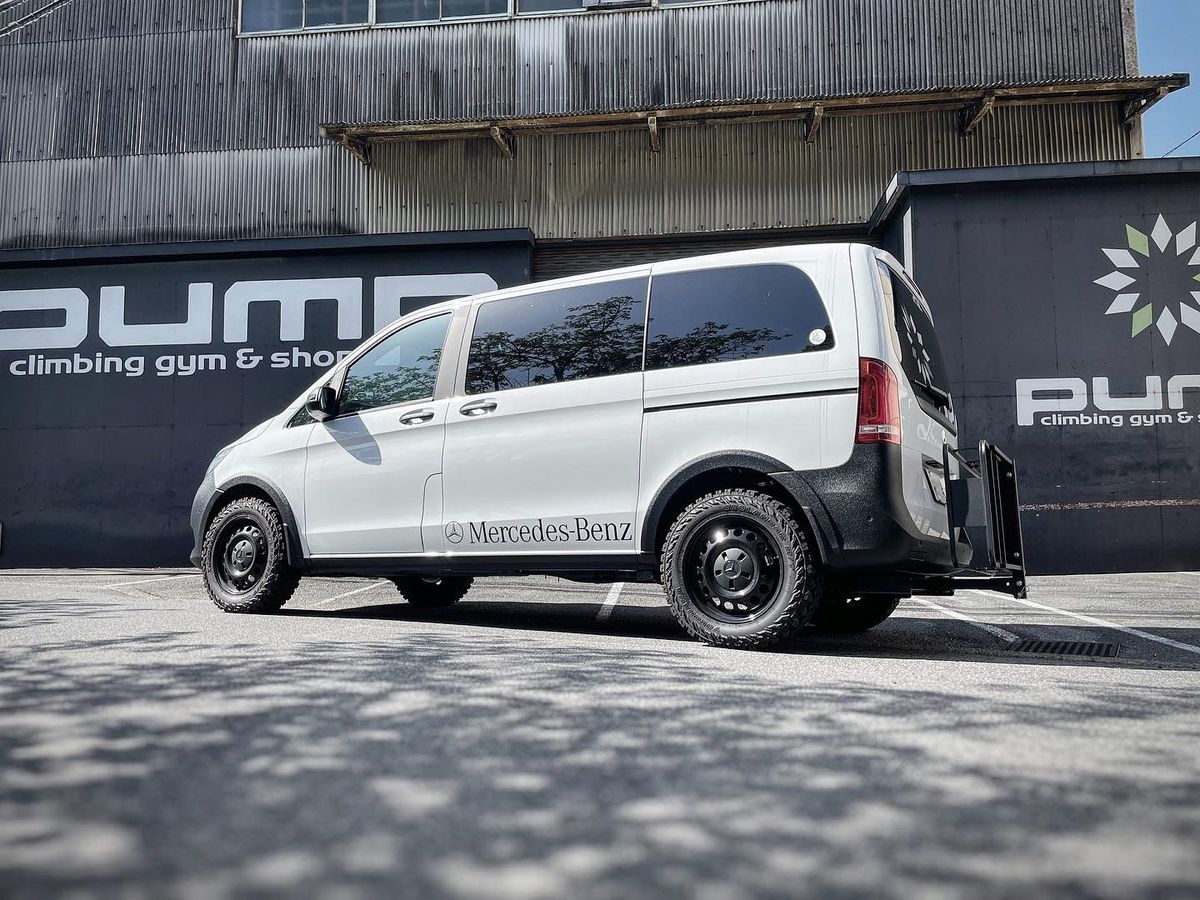 Lifted Mercedes V220d 4MATIC W447 Off-road Van Build