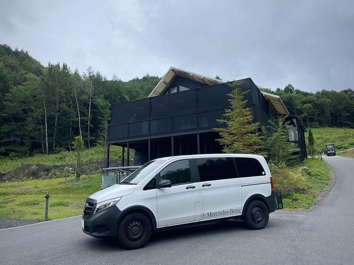 White lifted Mercedes W447 V-Class with All Ground AGV-001 suspension lift 2"