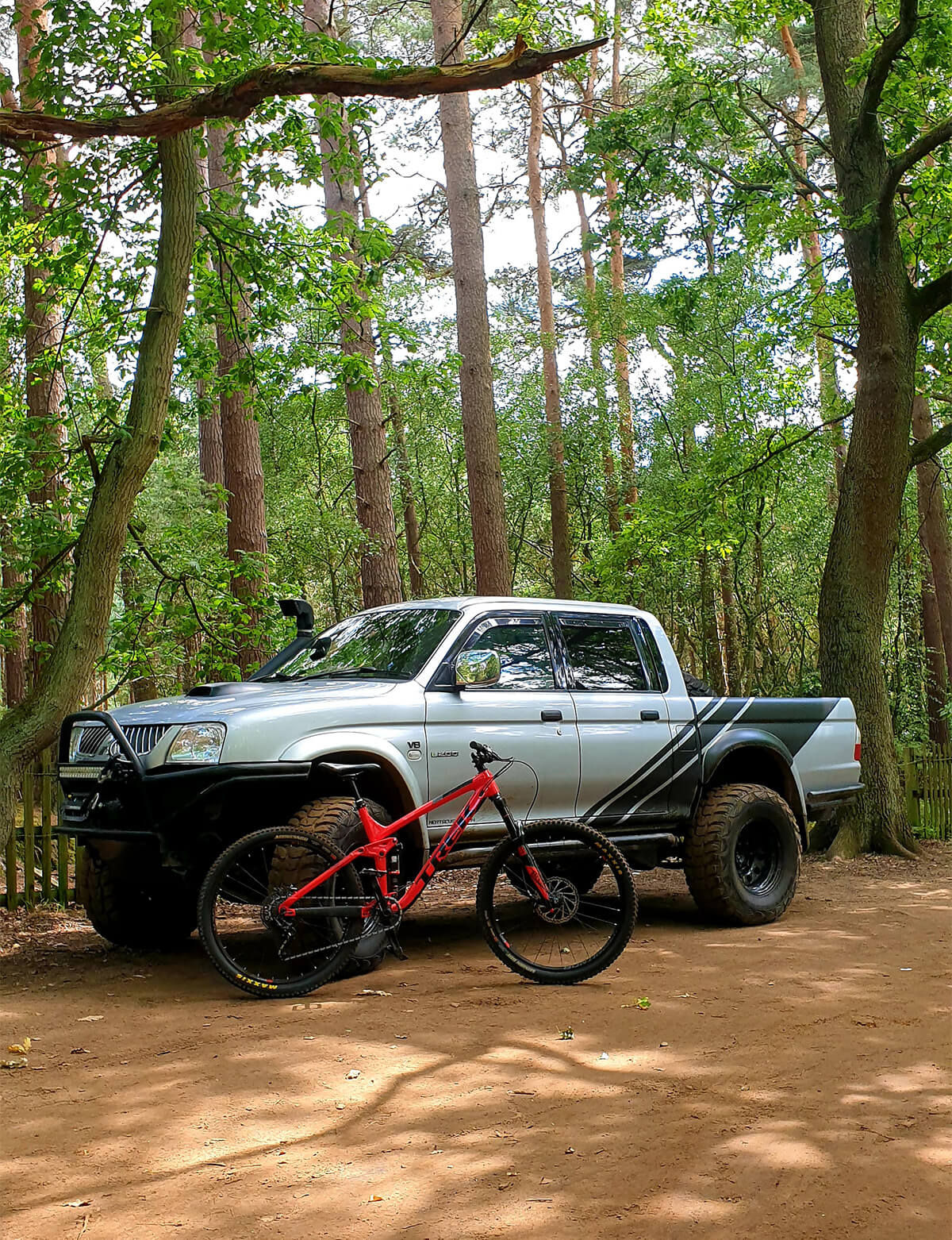 2005 Mitsubishi L200 16×8 steel rims