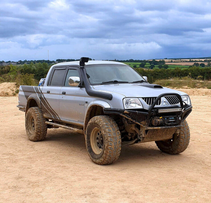 2005 Mitsubishi L200 with Lexus V8 Power Under the Hood