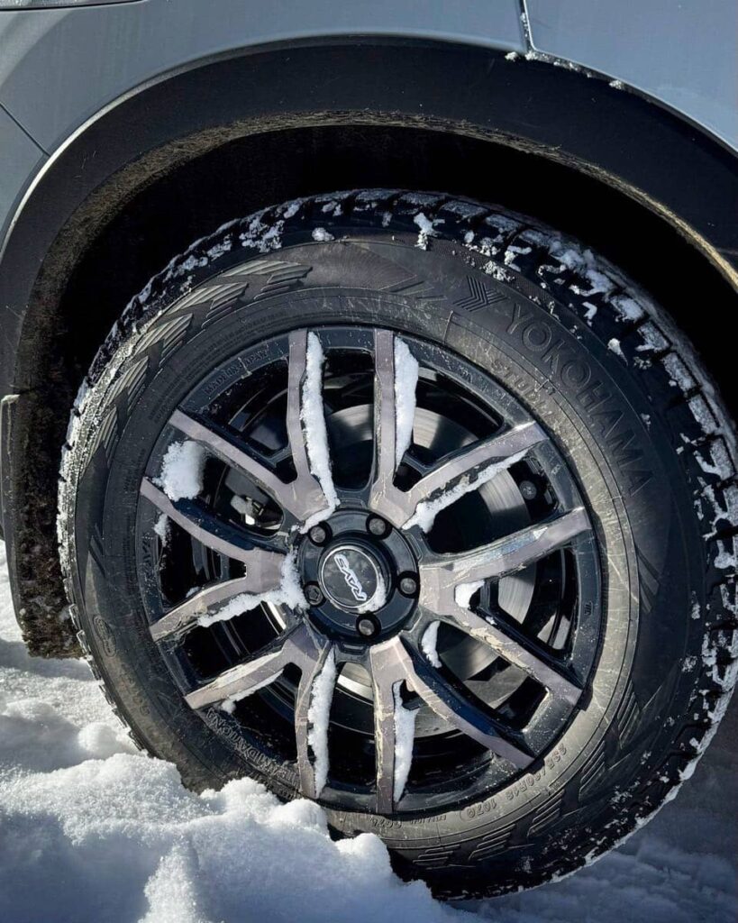 Yokohama ICE Guard G075 235/60r18