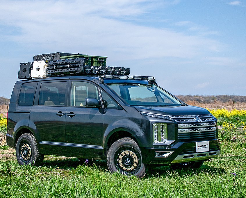 Mitsubishi Delica d5 JDM offroad van by @mljinc