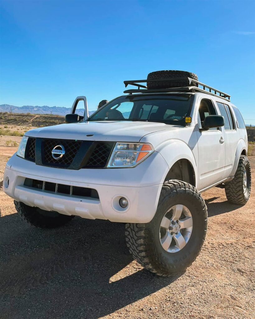 Nissan Pathfinder R51 with full suspension lift