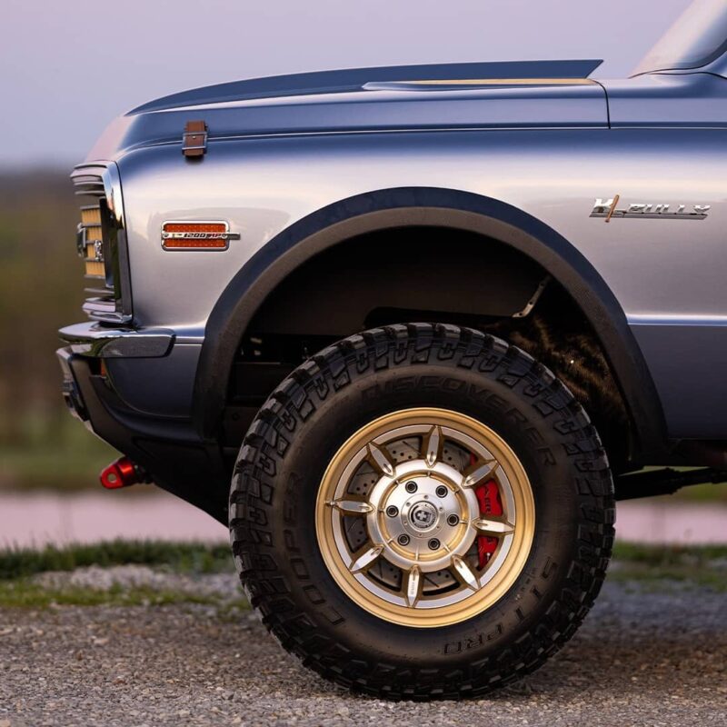 Open top 1972 chevy k5 blazer on 35s aka bully sema project by