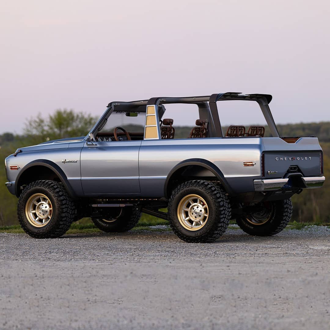 Lifted 1972 Chevy k5 Balazer with 35 inch mud offroad tires