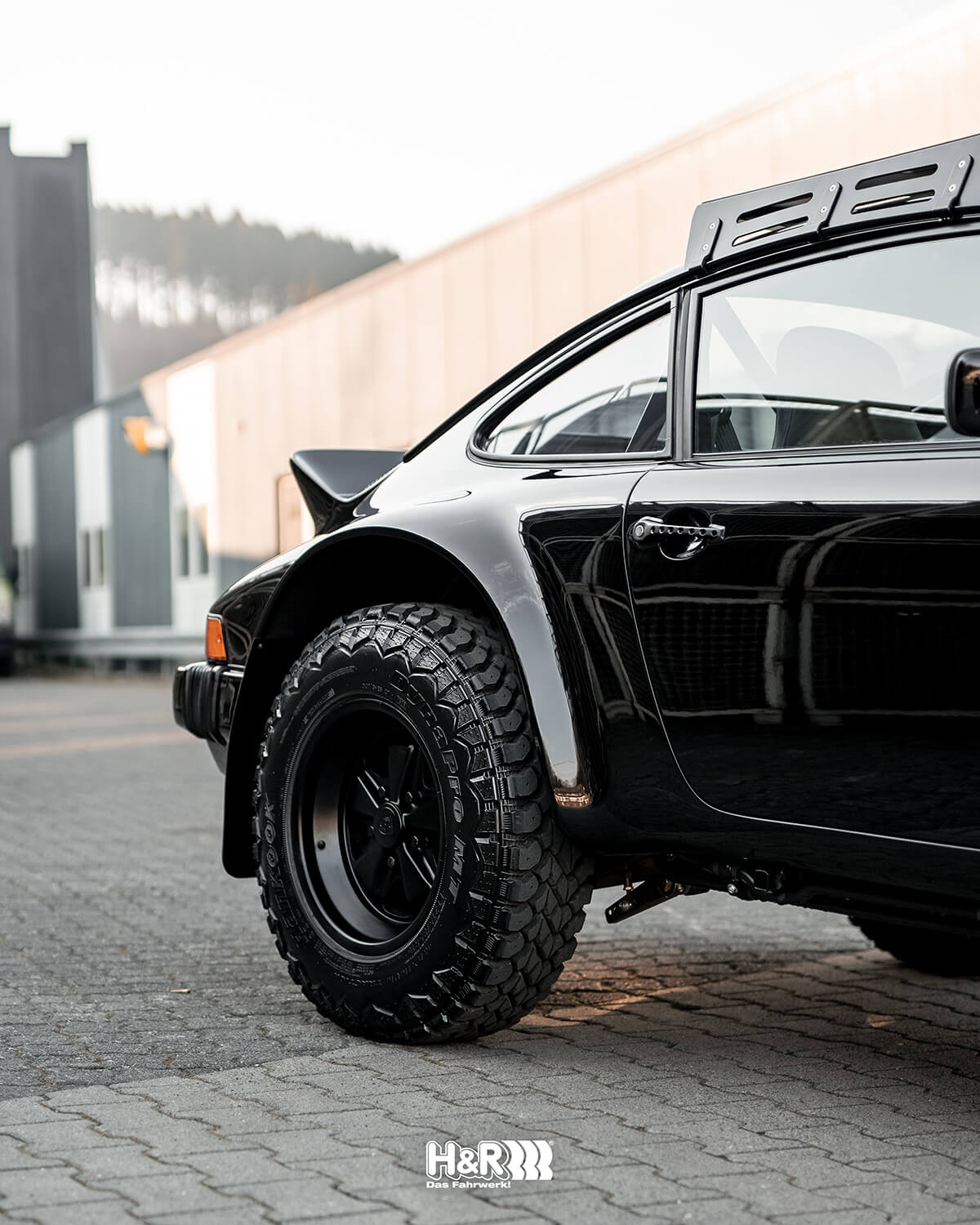 Wide rear fenders on Porsche 911