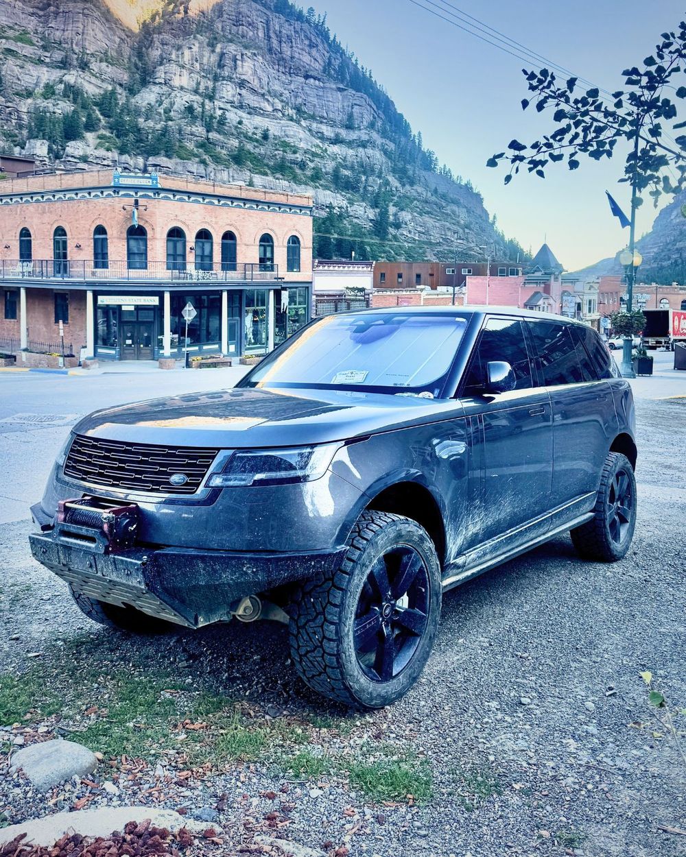 Sarek Autowerke custom steel winch bumper on a Range Rover L460 in Ouray Colorado