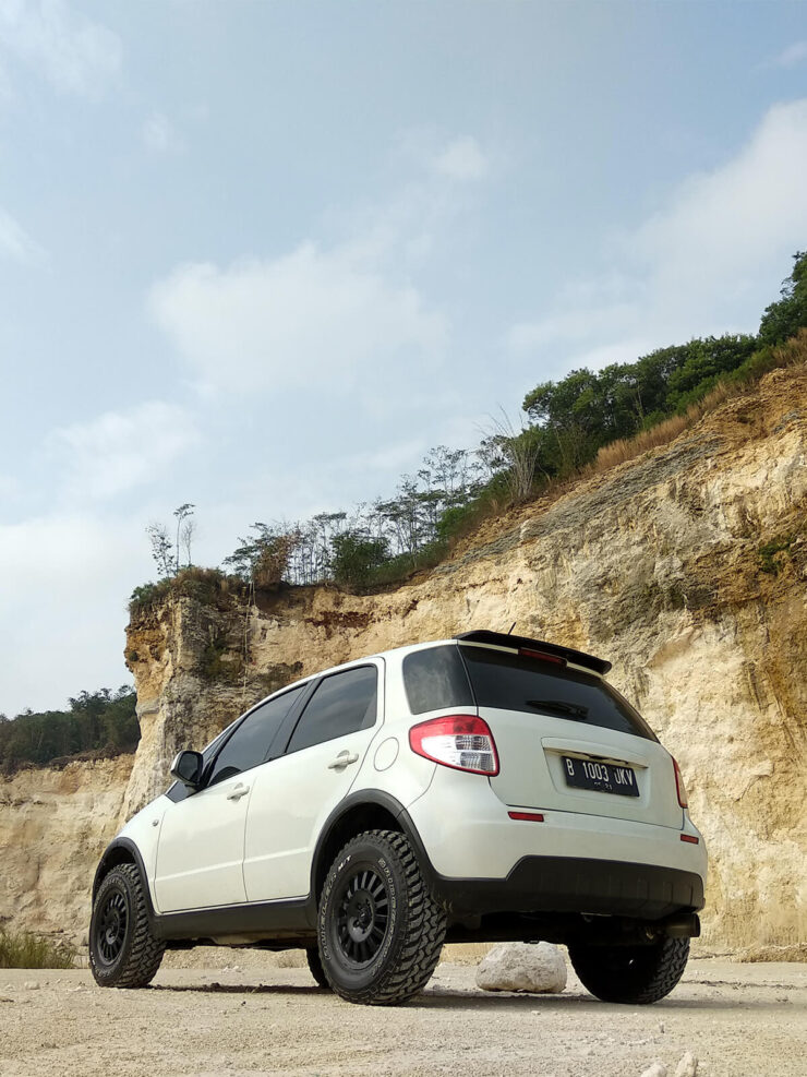 Lifted Suzuki Sx4 With Off Road Tires The Evolution From Rally To