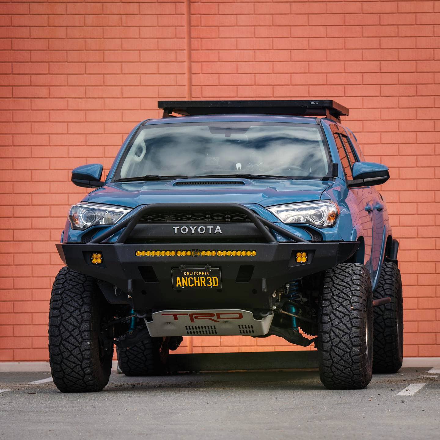 Lifted Toyota 4Runner - best mid size off-road SUV